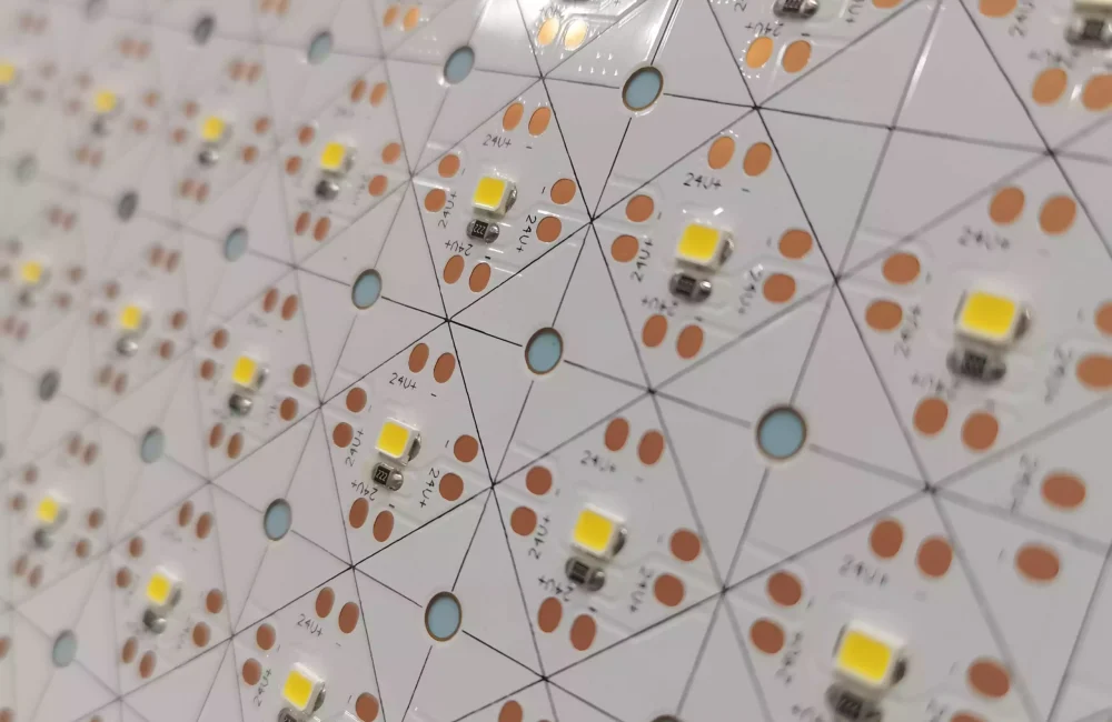 24V flexible led light sheet close‑up view of SMD led chip circuit board，flexible led panel sheet internal components